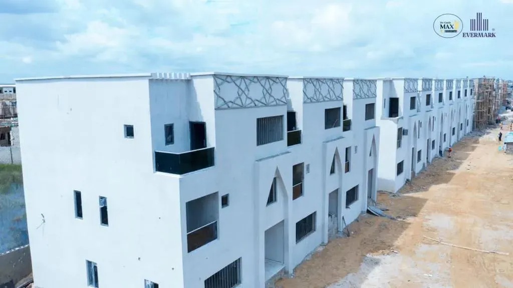 Beautiful 4 Bedroom Apartment For Sale in Orchid Road, Lekki, Lagos