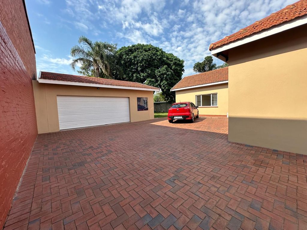 Gorgeous 4 Bedroom Freestanding For Rent in Durban North