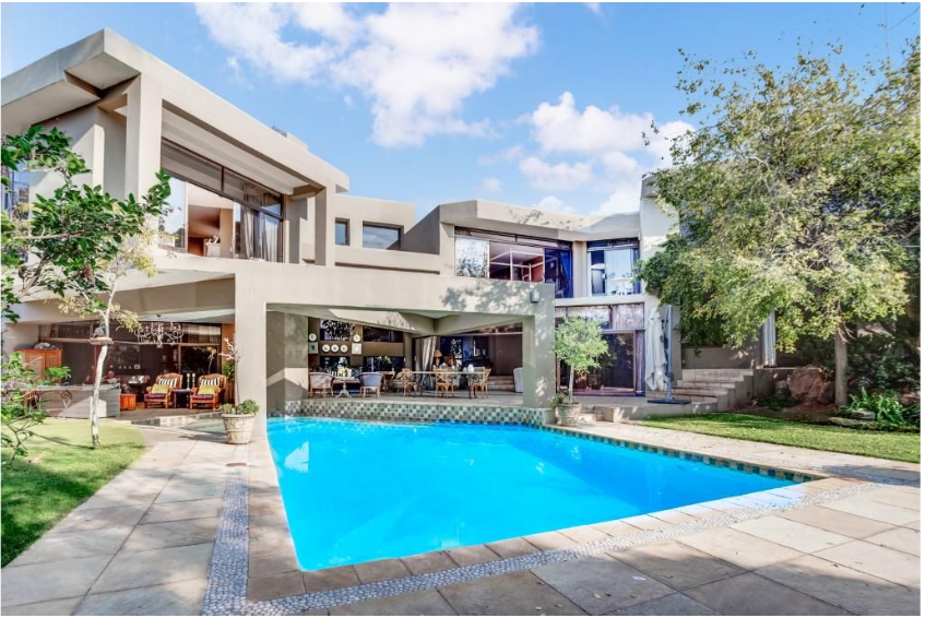 A Magnificent 5 Bedroom House For Sale in Lonehill