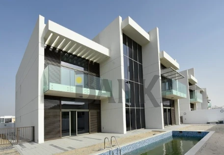 Villa de 5 habitaciones a precio competitivo en la ciudad de Mohammad bin Rashid.