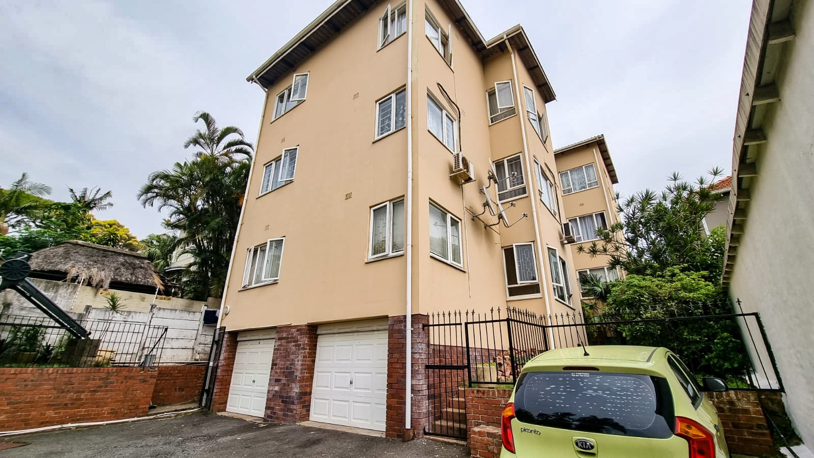 Business Opportunity - Ideal 13 Bedroom Apartment For Sale in Morningside