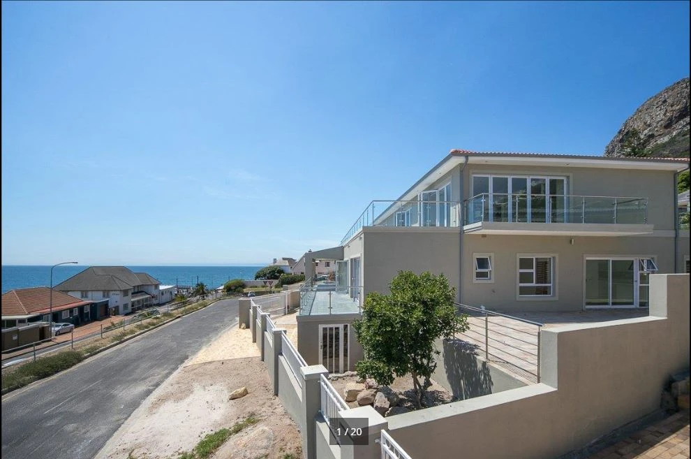 2 beautiful 4 Bedroom Apartment For Sale in Sunny Cove