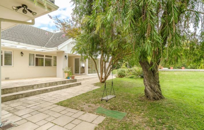 Classic & Stylish 4 Bedroom House For Sale in Claremont Upper