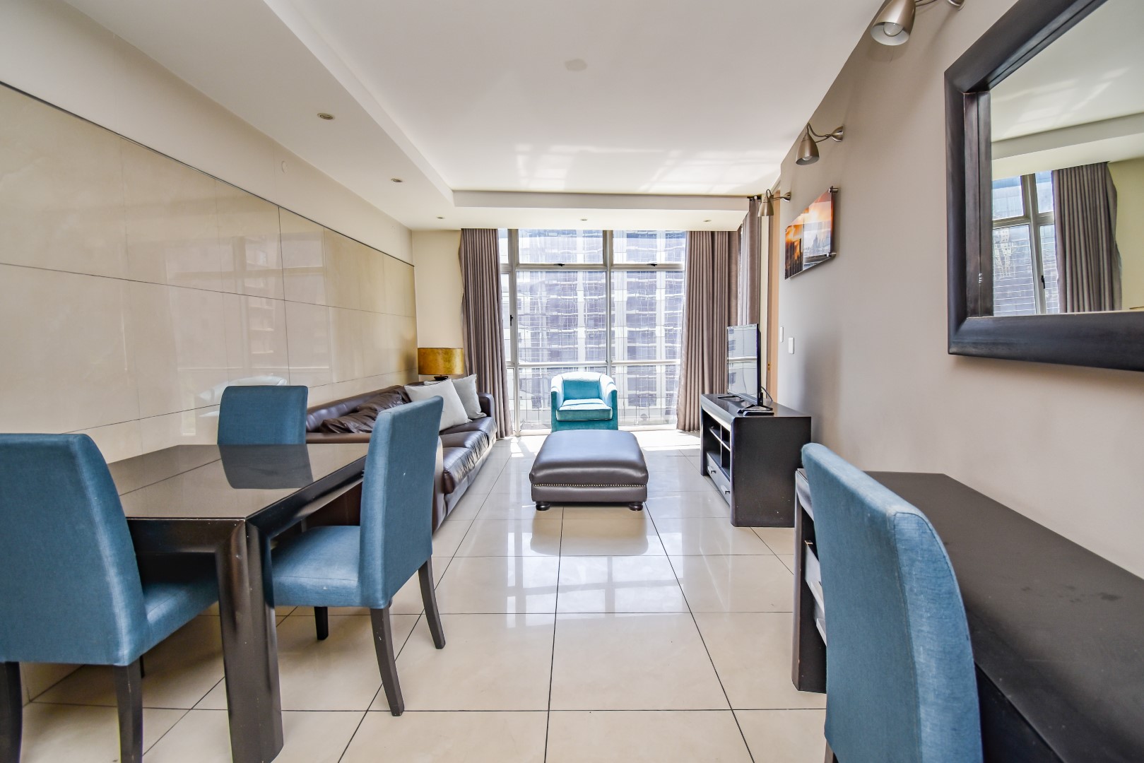 Beautifull Fully Furnished 2 Bedroom Apartment For Sale in , Sandown, Sandton