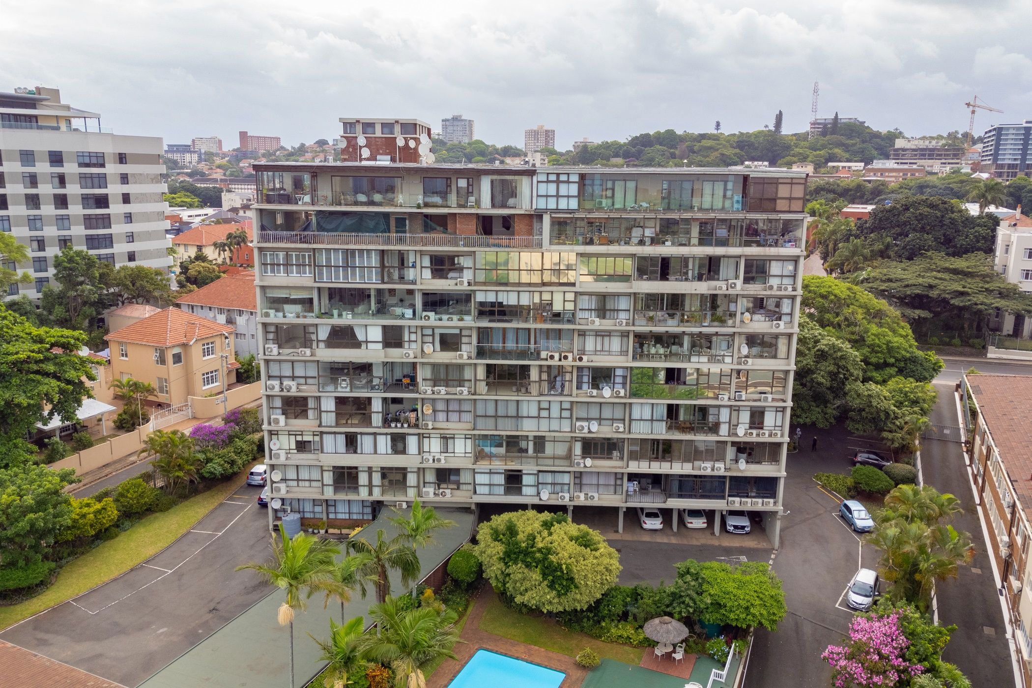  Exquisite 3-Bedroom Penthouse For Sale in Musgrave