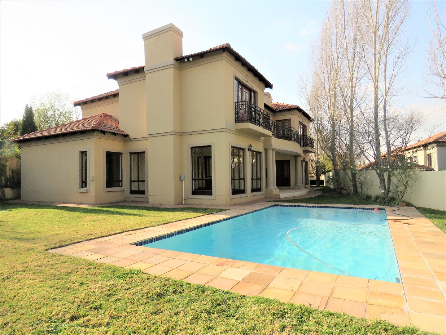 Spacious 4 Bedroom Family House For Rent in Dainfern Valley Estate