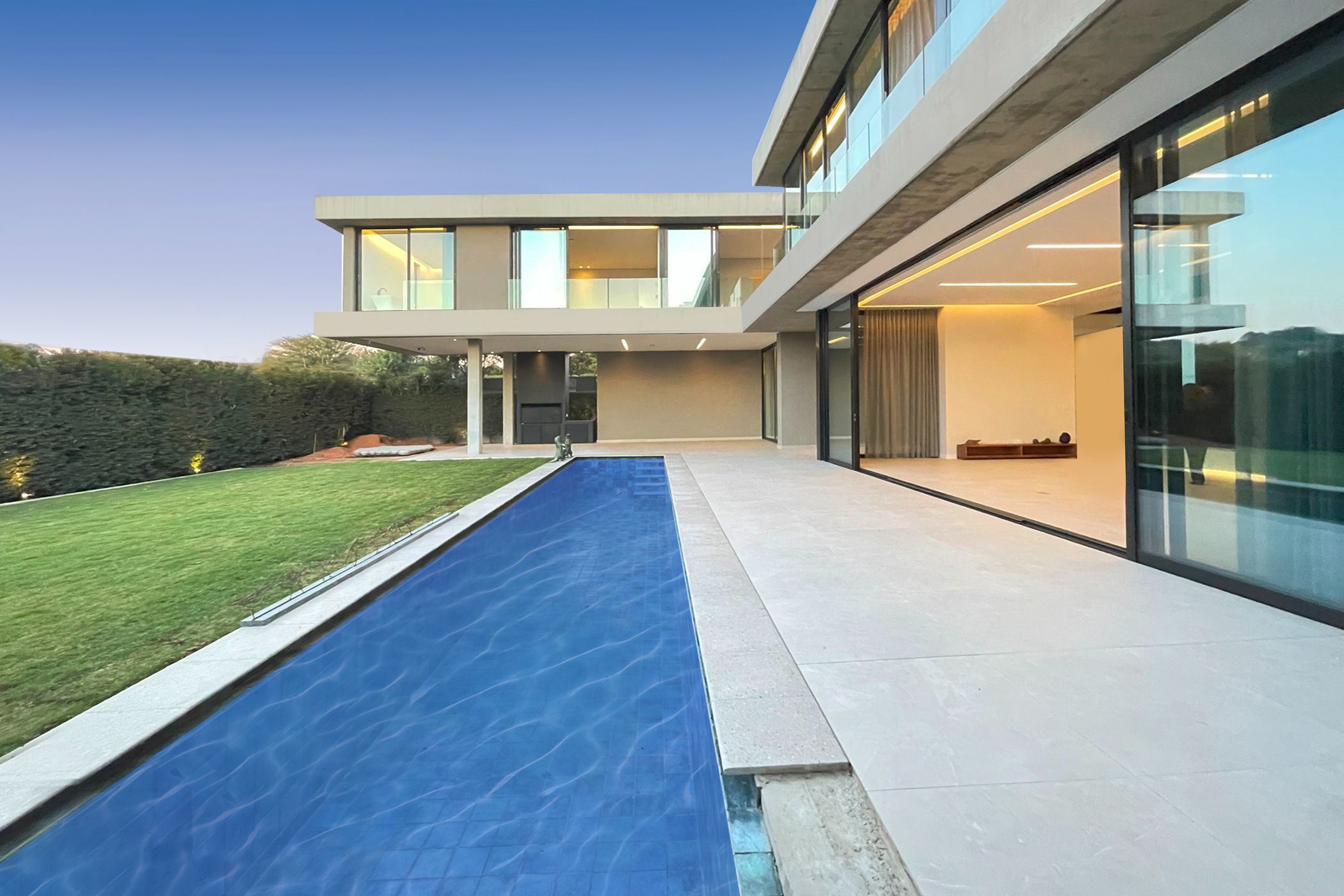 Luxurious 4 Bedroom Masterpiece House For Sale in Hyde Park, Sandton