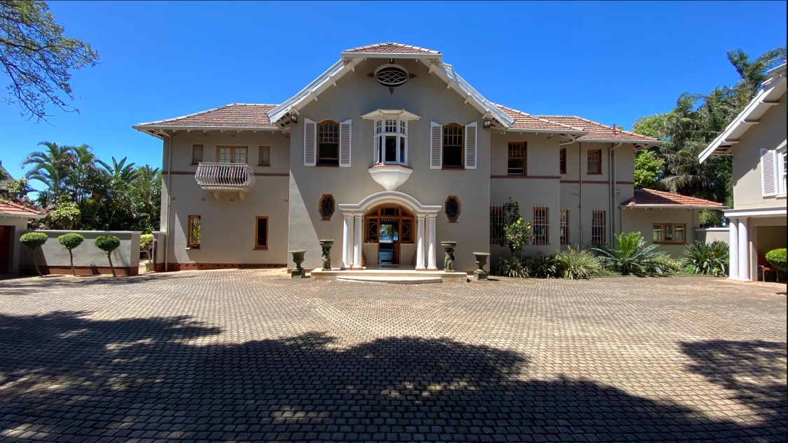 Palatial 4 Bedroom House For Sale in Morningside
