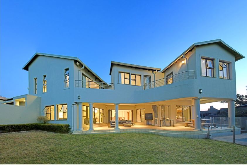 Gorgeous 4 Bedroom Luxury House For Sale in Woodmead