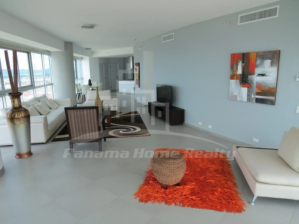 Luxury furnished 2 bedroom apartment for sale on Avenida Balboa