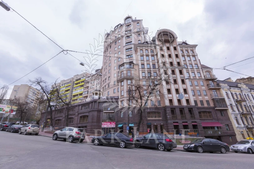 Sprzedaż mieszkania 4-pokojowego Staronawodnytska ul. 13a Kijów