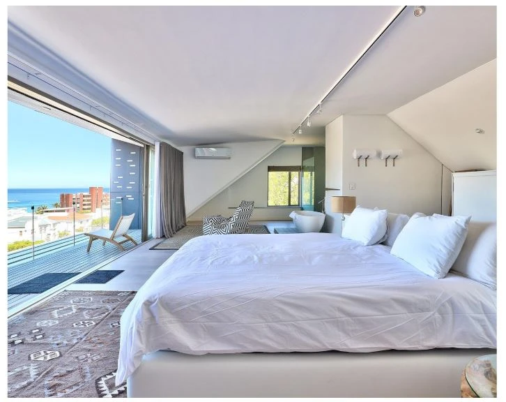Exquisite 5 Bedroom House For Sale in Camps Bay