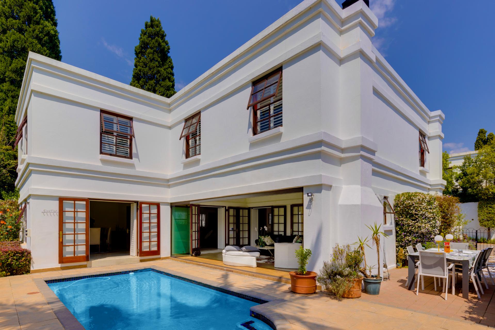 Stunning 4 Bedroom Townhouse For Sale in Bryanston