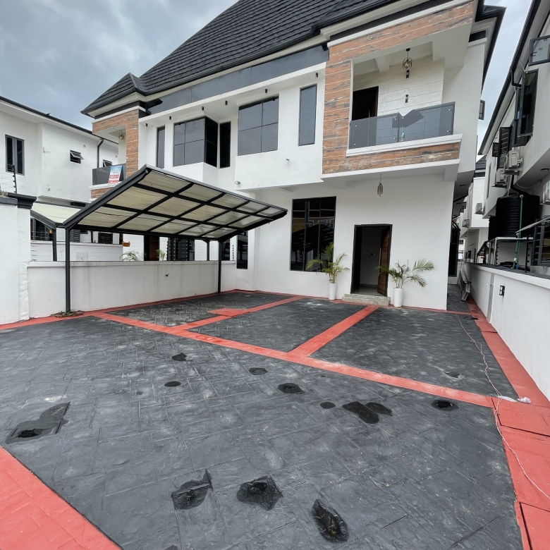 Modern Contemporary 4 Bedroom House For Sale in Ikota, Lekki, Lagos