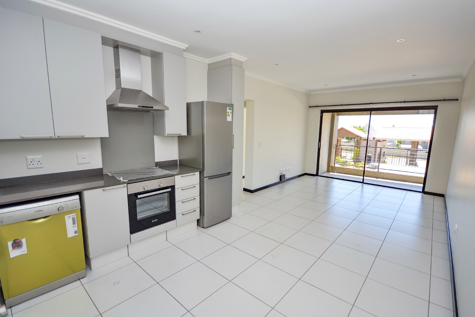 Beautifully Designed 3 Bedroom Apartment For Sale in Fourways, Sandton