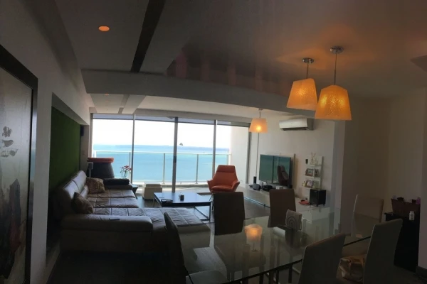 Hermoso apartamento con vista al mar en venta en San Francisco