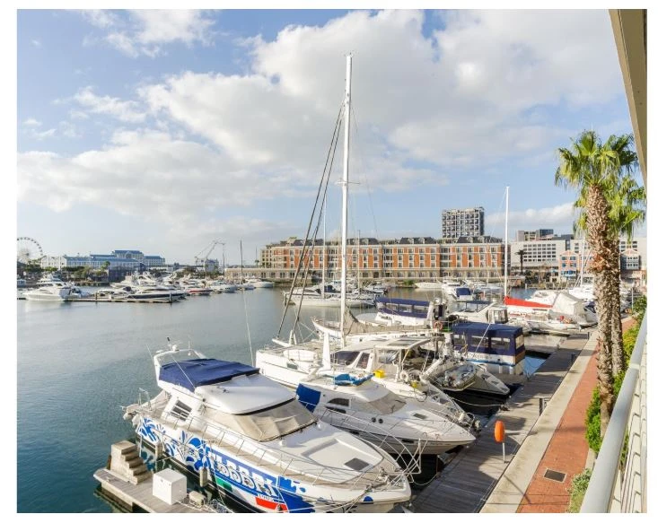 Luxuriöse 4 Zimmer-Wohnung zu verkaufen in Marina