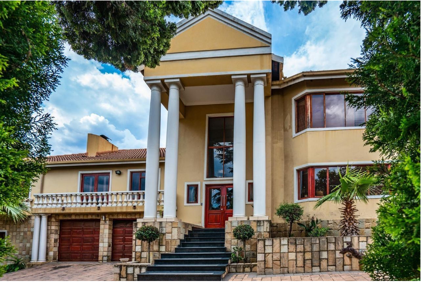Magnificent Palatial  7 Bedroom House For Sale in Khyber Rock