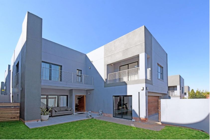 Amazing Cluster 4 Bedroom House For Sale in Bryanston