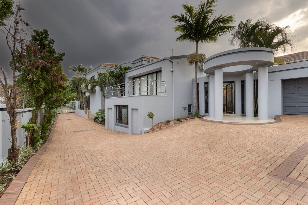 Spacious 6 Bedroom Luxury Freehold For Sale in Glenashley
