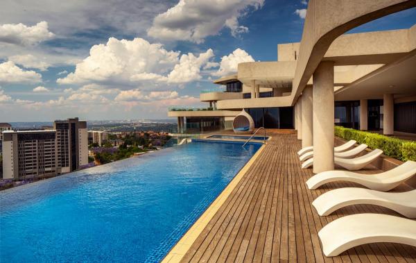 Pristine 1 Bedroom Apartment For Sale in Sandton Central