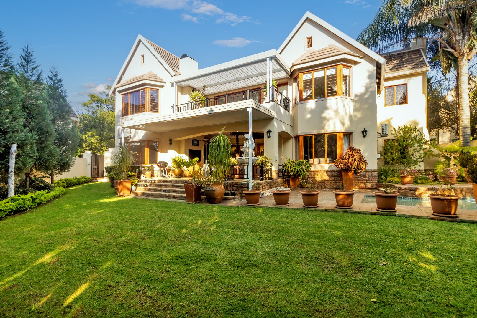 Classic & Stylish 5 Bedroom House For Sale in Bryanston