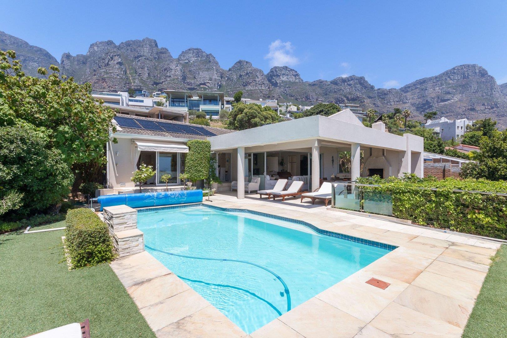 Stunning Contemporary Home With Magnificent Sea Vistas For Rent In Camps Bay
