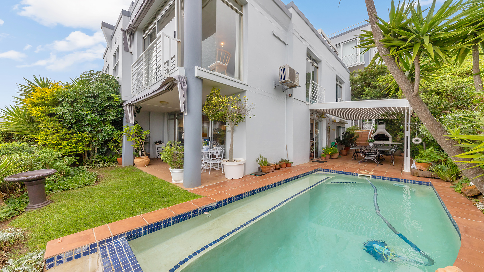 Modern 3 Bedroom Apartment For Sale in Camps Bay, Cape Town