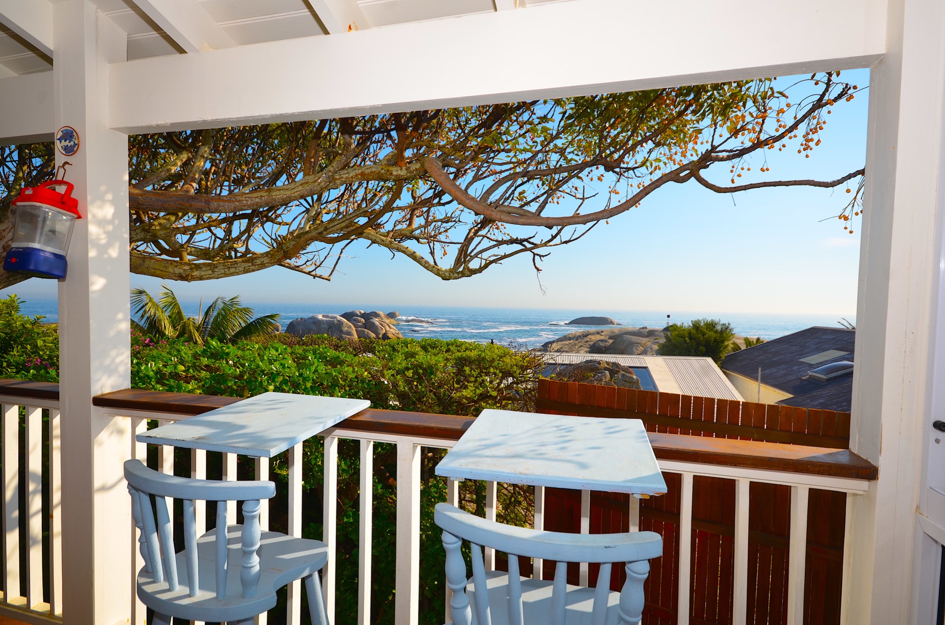 Beautiful 3 Bedroom Beach House For Rent in Bakoven, Cape Town