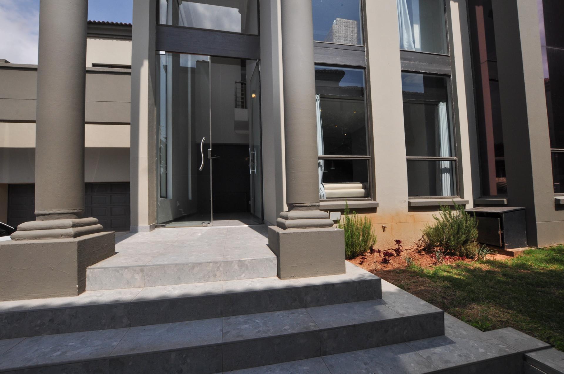 Fully Furnished 4 Bedroom Townhouse For Rent in Bryanston