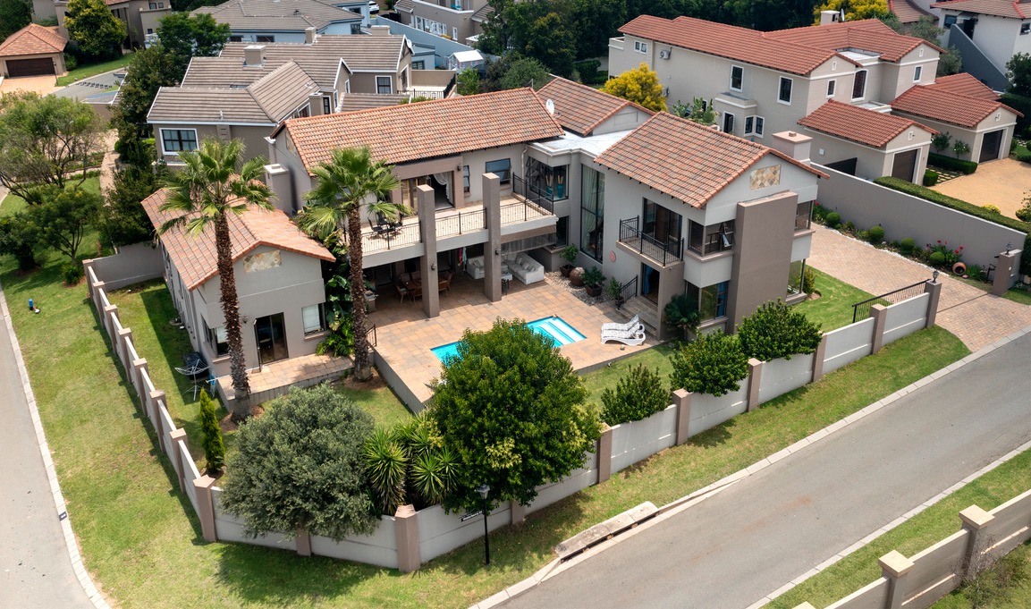 Modern Stylish 5 Bedroom House For Sale in Fourways