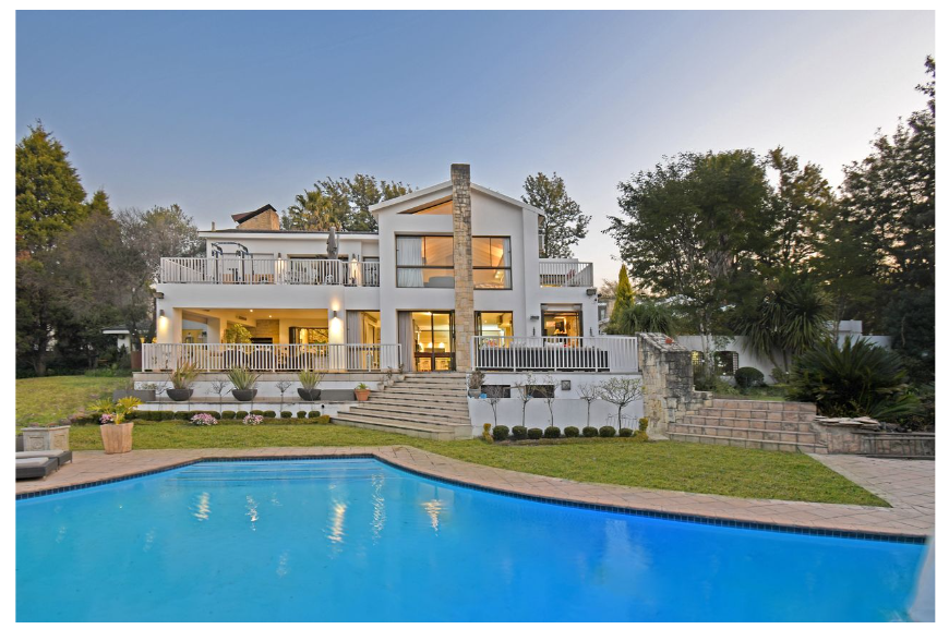 A Well Designed And Luxurious 4 Bedroom House For Sale in Bryanston