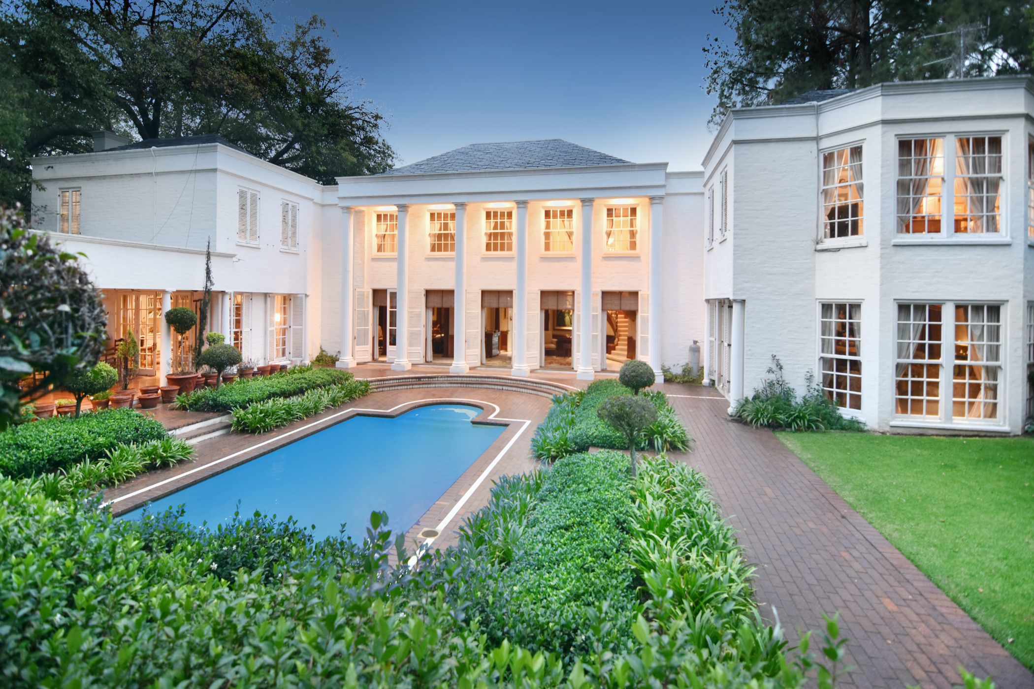 Classic Contemporary 5 Bedroom House For Sale in Hyde Park, Sandton