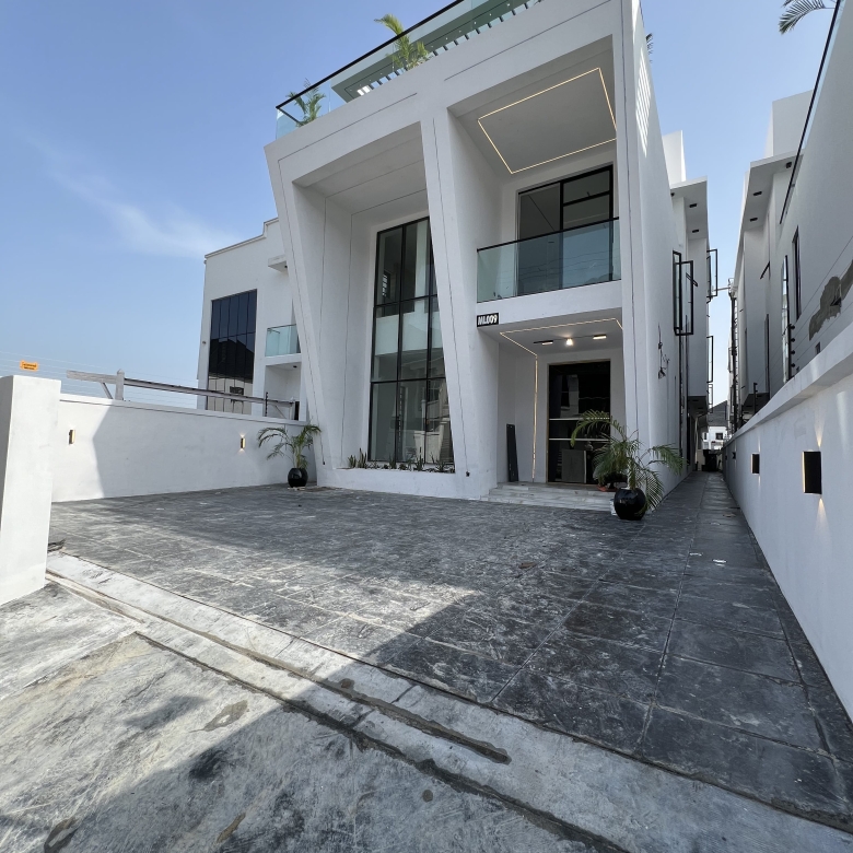 Immaculate 4 Bedroom House For Sale in Ikota Lekki, Lagos