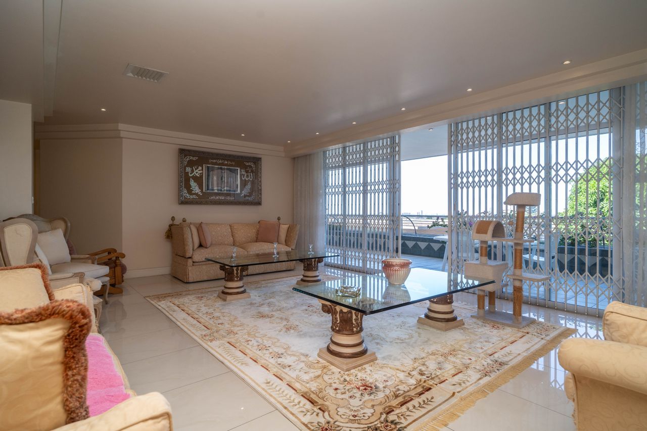Exquisite 3 Bedroom Apartment For Sale in Musgrave