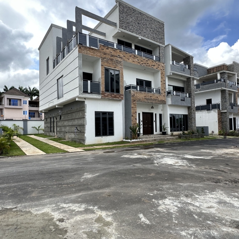 Contemporary 5 Bedroom Apartment For Sale in Katampe, Abuja