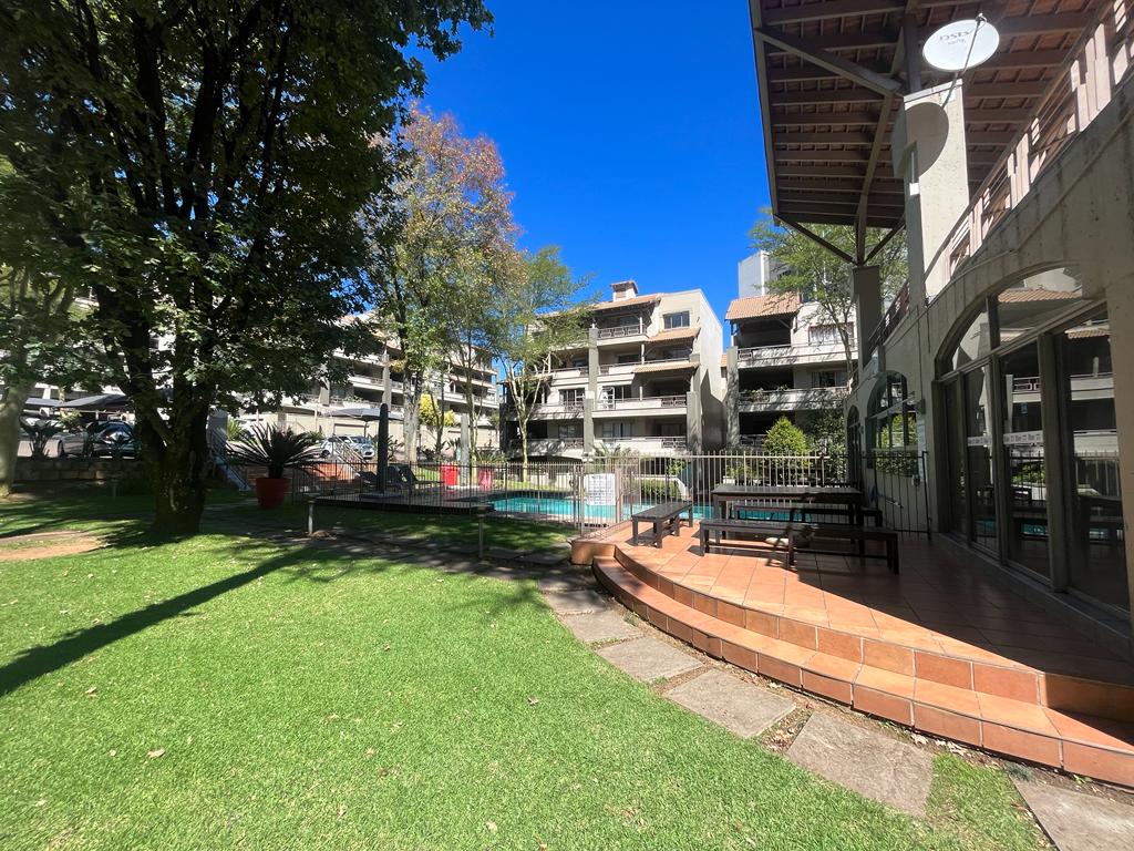 Perfect 2 Bedroom Modern Apartment For Sale in Sandton Central, Sandton