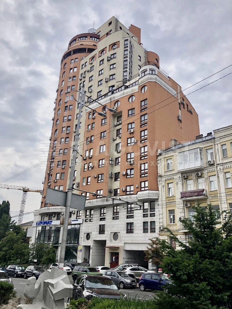 Продається квартира 4-х кімнатна вул. Шота Руставелі 44 Київ