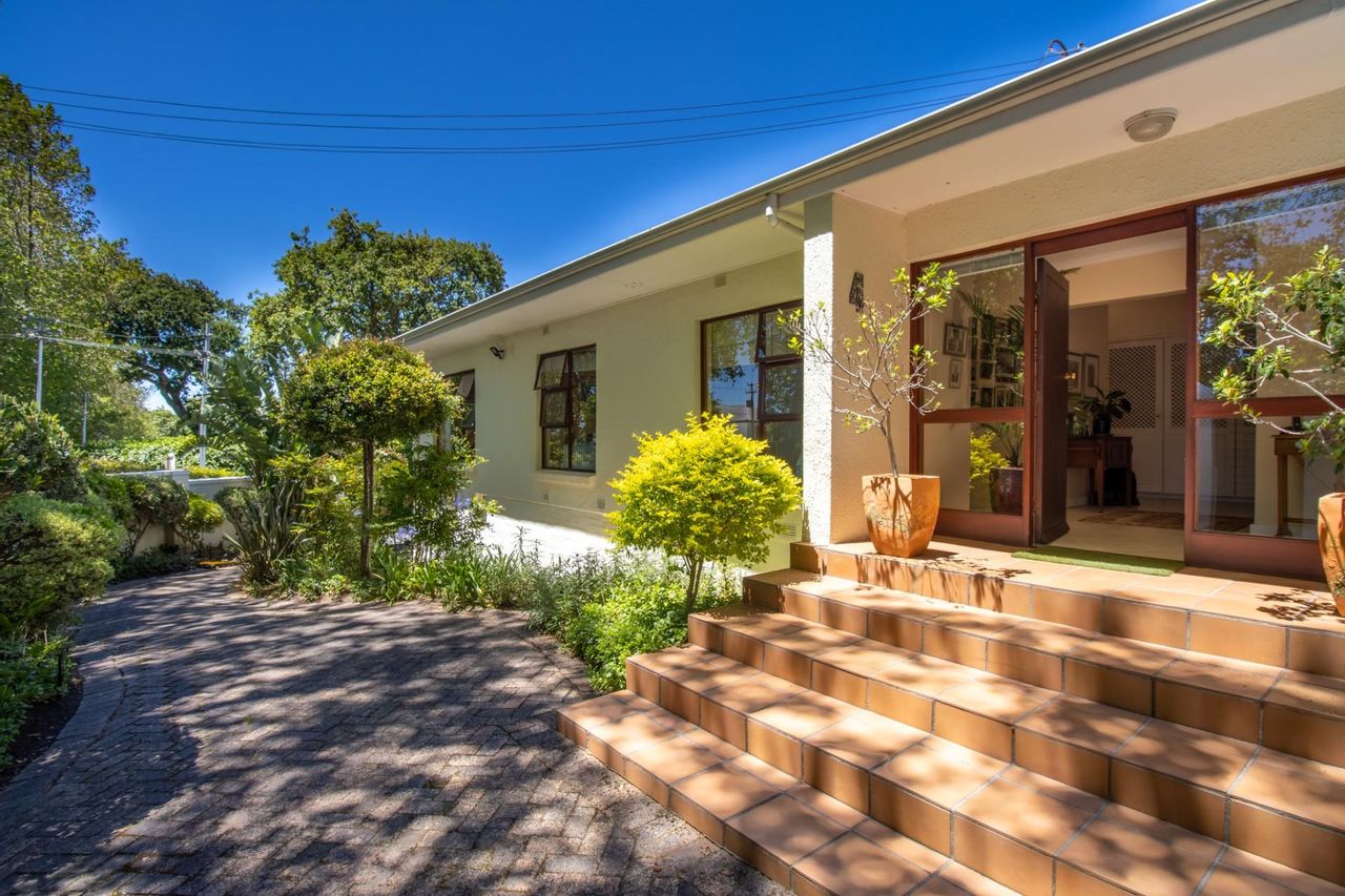 Stunning 3 Bedroom House For Sale in Newlands