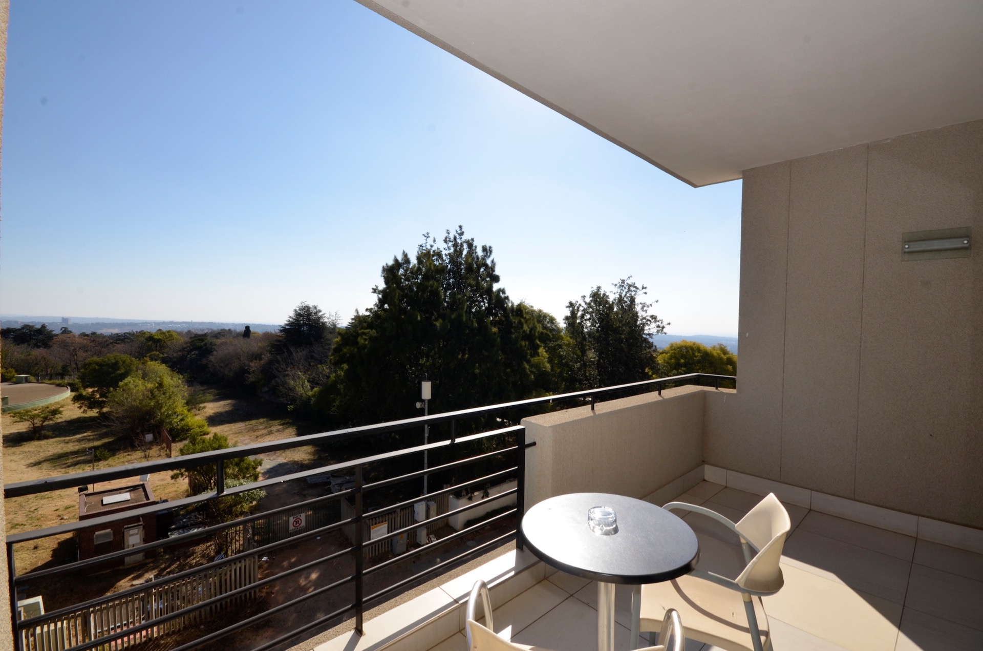 Beautifully Furnished 2 Bedroom Apartment For Sale in Morningside, Sandton