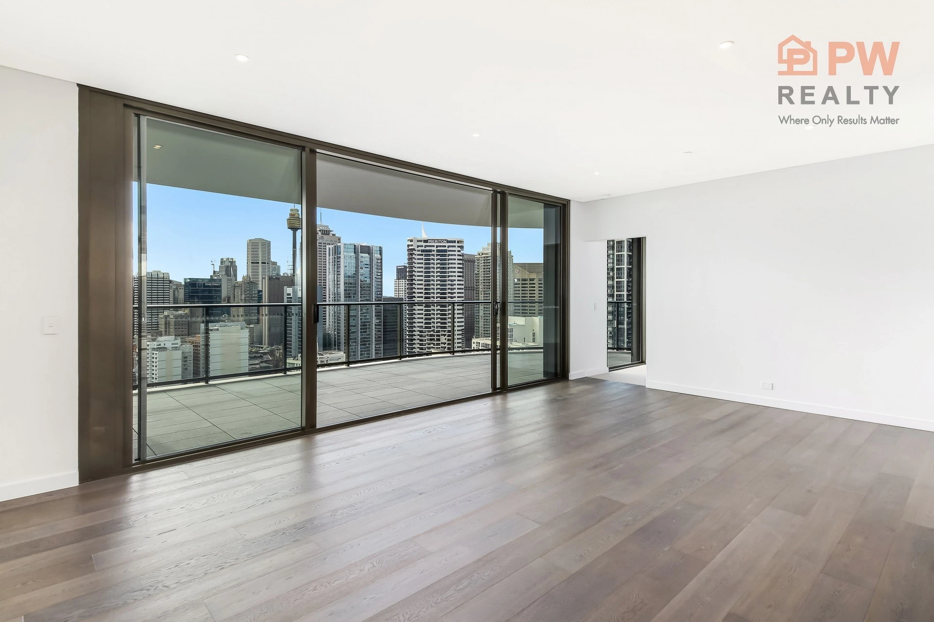 Exclusive Luxurious Living Lifestyle Overlooking Darling Harbour