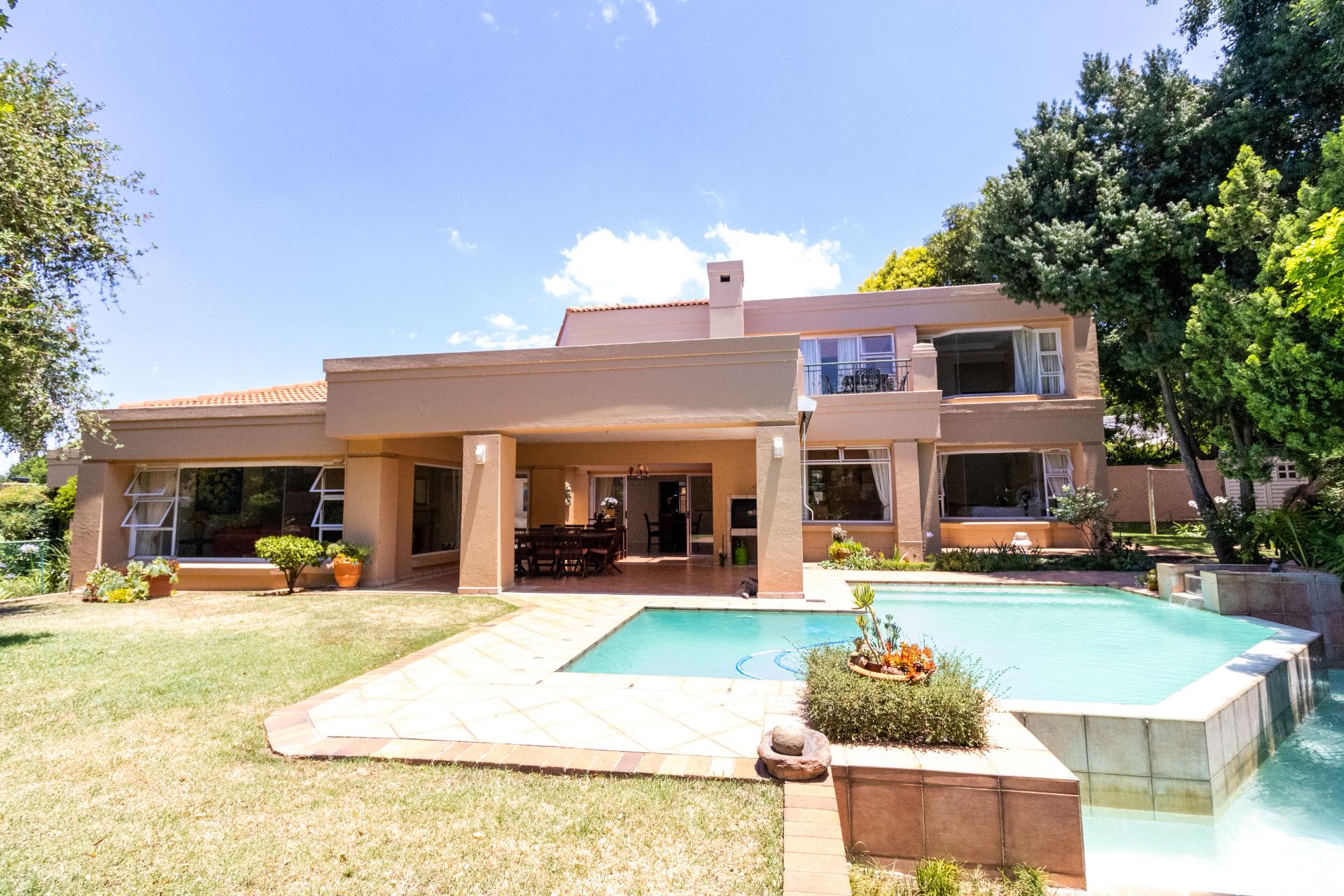 Beautiful 4 Bedroom House For Rent in Dainfern Golf Estate