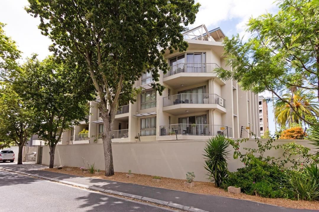 Exquisite 3 Bedroom Apartment For Sale in Wynberg Upper
