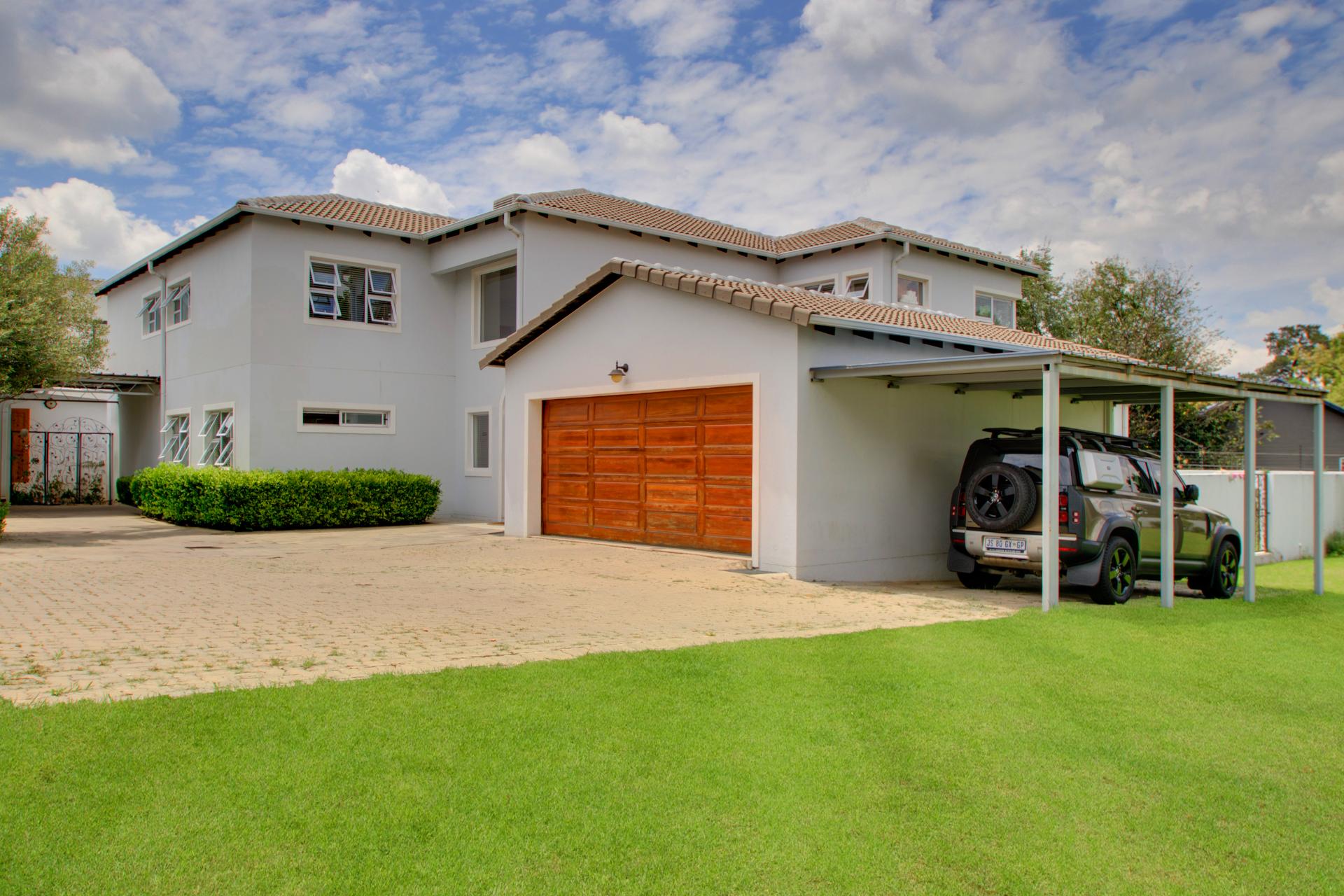 Luxurious 4 Bedroom House For Rent in Dainfern Golf Estate
