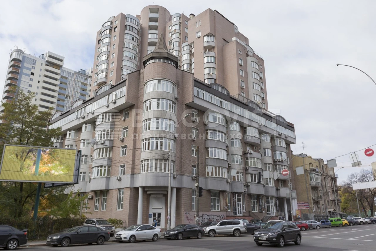 Продається квартира 4-х кімнатна Антоновича вул. 140 Київ