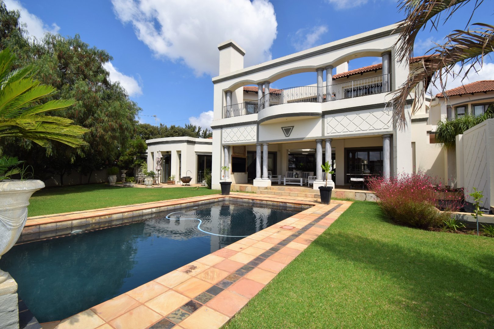 Executive 5 Bedroom Family House For Sale in Fourways Gardens