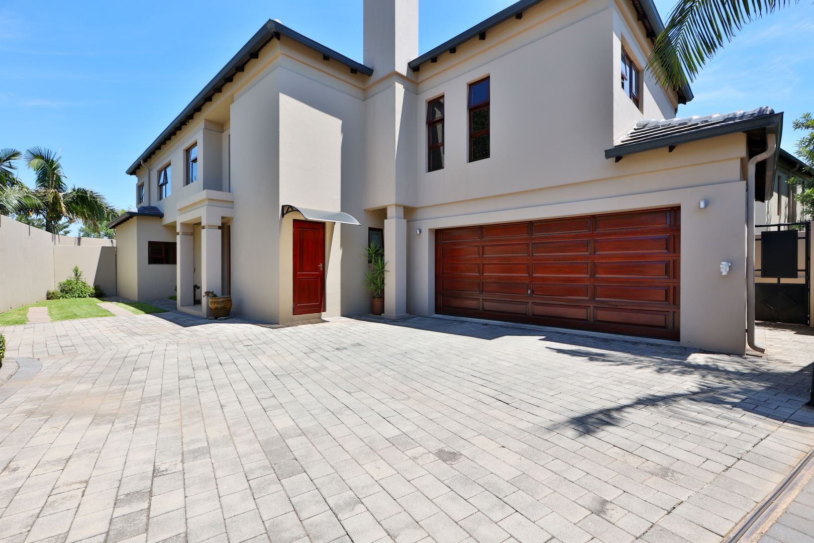 Modern 5 Bedroom Townhouse For Sale in Bryanston