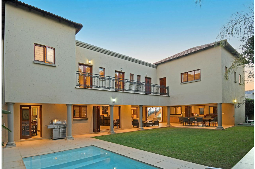 Majestic 4 Bedroom House For Sale in Woodmead