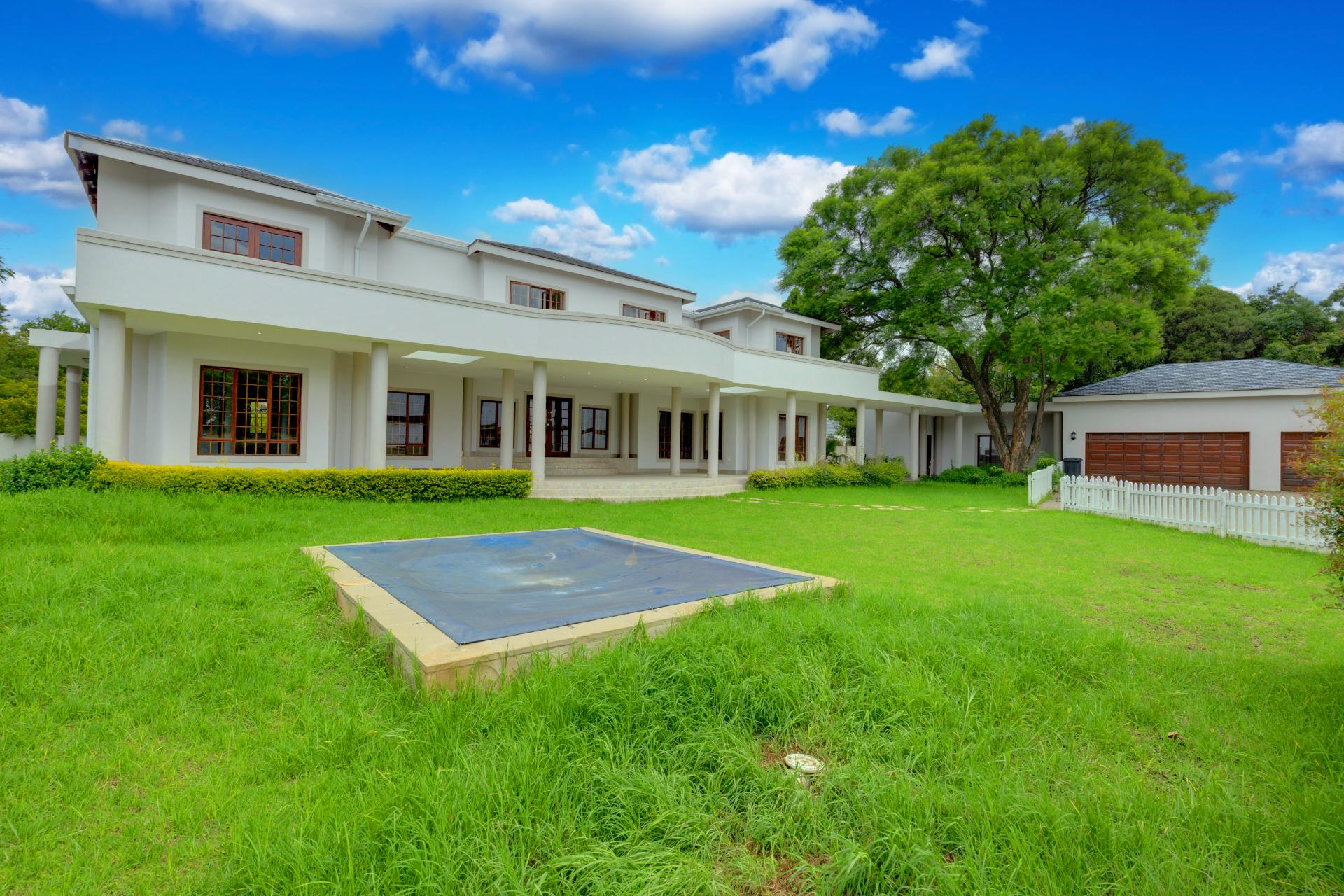 Spacious & Luxurious 5 Bedroom Family House For Rent in Bryanston 