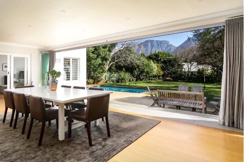 Sprawling 6 Bedroom Modern Family House For Sale in Rondebosch